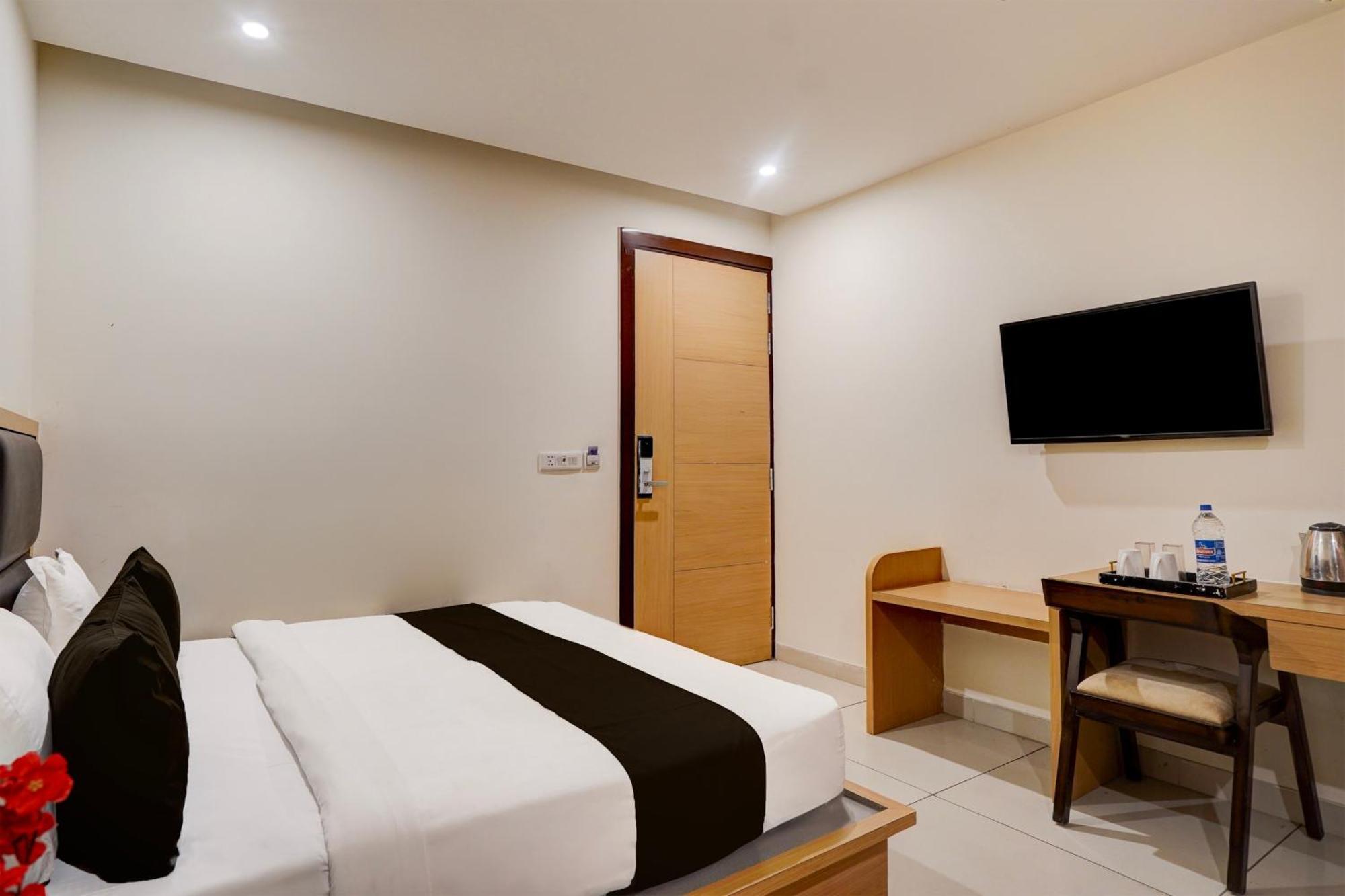 Super Townhouse Airport Road Delhi Hotel New Delhi Luaran gambar